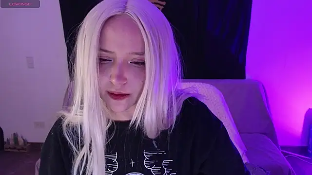 KuroChan420 online show from 26, 2, 2025