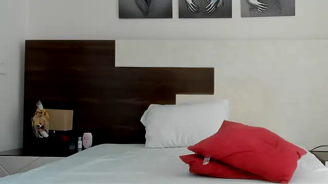 Snapshot of SexyCaitlynHot chatting on 9, 6, 2026 SexyCaitlynHot online show from 9, 6, 2026