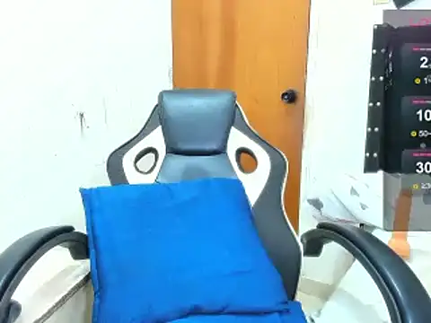 Snapshot of ebonnylatinx chatting on 8, 2, 2025 ebonnylatinx online show from 8, 2, 2025