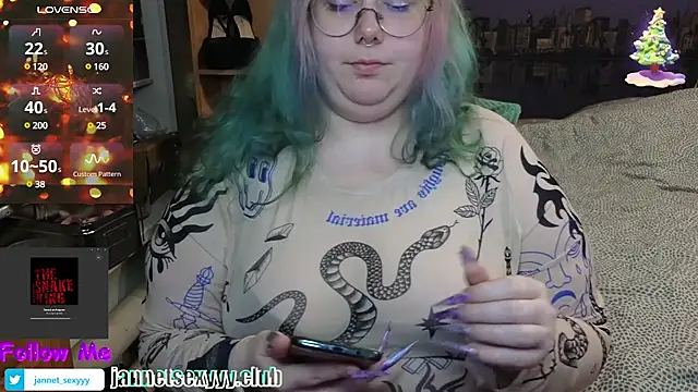 Snapshot of JannetPie chatting on 27, 12, 2024 JannetPie online show from 27, 12, 2024