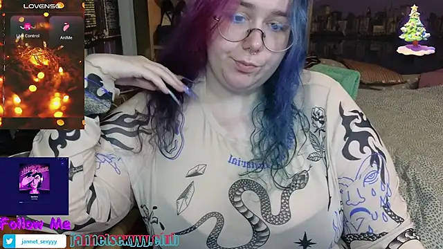 Snapshot of JannetPie chatting on 4, 1, 2025 JannetPie online show from 4, 1, 2025