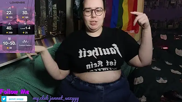 Snapshot of JannetPie chatting on 1, 10, 2025 JannetPie online show from 1, 10, 2025