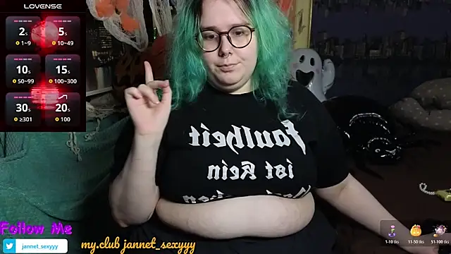 Snapshot of JannetPie chatting on 5, 11, 2025 JannetPie online show from 5, 11, 2025