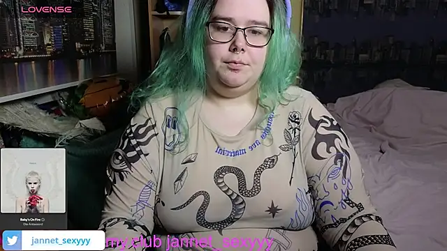 Snapshot of JannetPie chatting on 27, 11, 2025 JannetPie online show from 27, 11, 2025