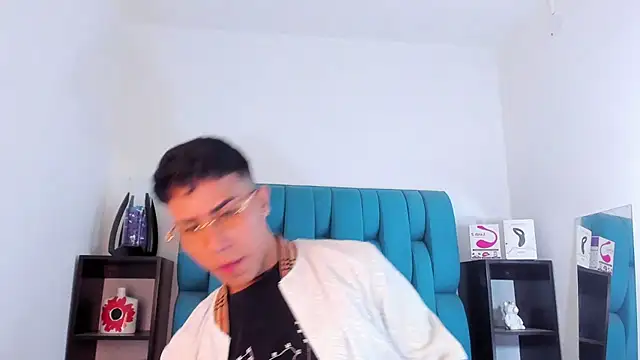 Snapshot of AlanNaughty chatting on 19, 1, 2025 AlanNaughty online show from 19, 1, 2025