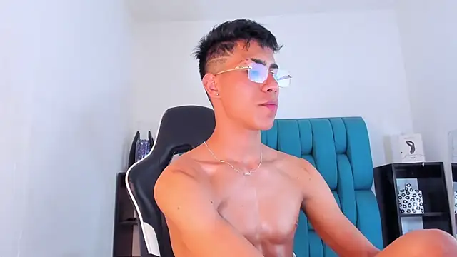 Snapshot of AlanNaughty chatting on 29, 1, 2025 AlanNaughty online show from 29, 1, 2025