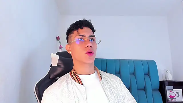 Snapshot of AlanNaughty chatting on 11, 3, 2025 AlanNaughty online show from 11, 3, 2025