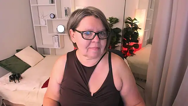 Snapshot of Shannonshine chatting on 12, 6, 2026 Shannonshine online show from 12, 6, 2026