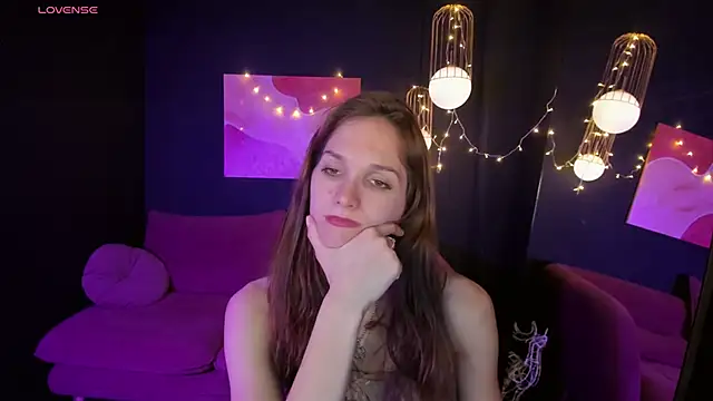 Snapshot of MirandaGlow chatting on 13, 1, 2025 MirandaGlow online show from 13, 1, 2025