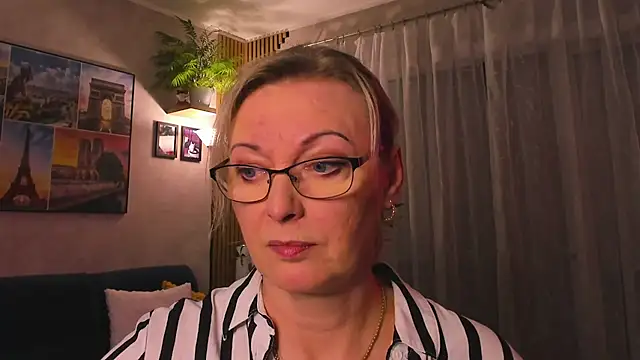 vanessa chat online show from 15, 4, 2026