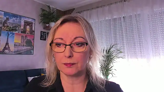 vanessa chat online show from 16, 4, 2026