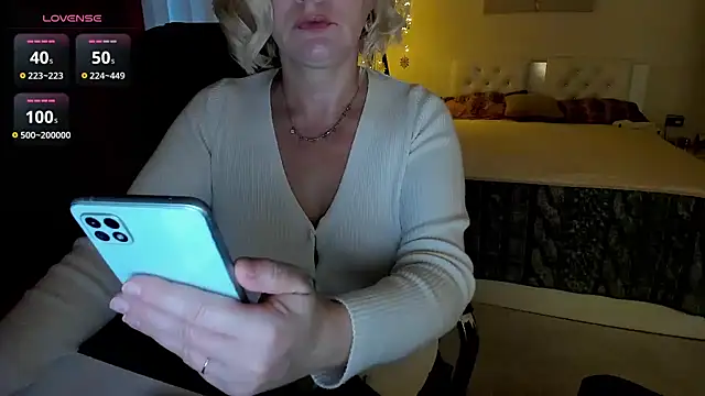 Snapshot of Colette__1977 chatting on 1, 12, 2025 Colette 1977 online show from 1, 12, 2025