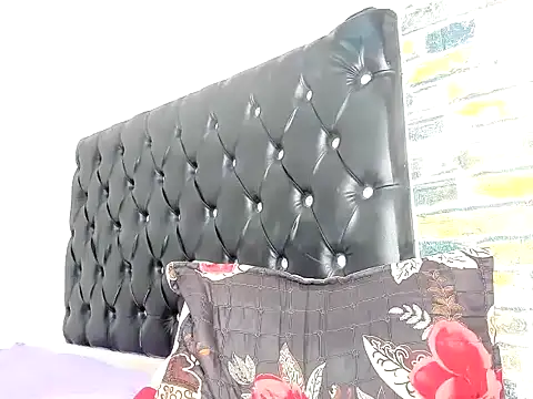 MySweetBitch143 online show from 11, 5, 2026