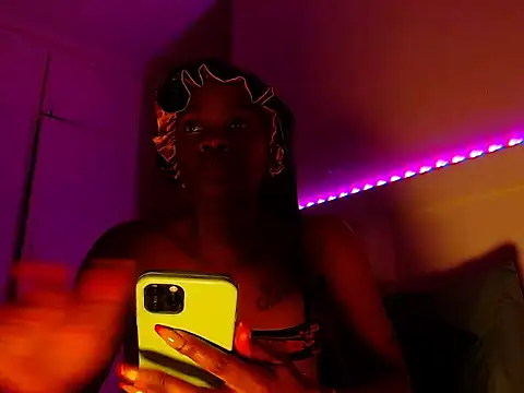 Snapshot of LuciousLips96 chatting on 16, 7, 2026 LuciousLips96 online show from 16, 7, 2026