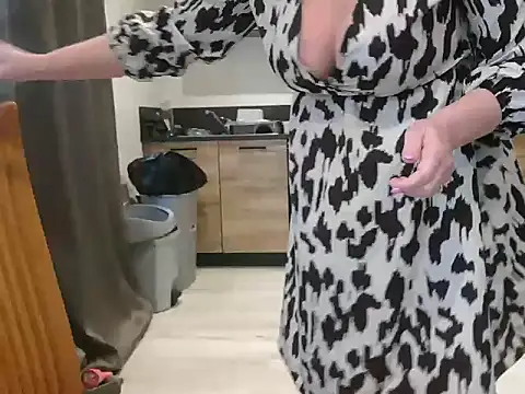 Snapshot of lilie69 chatting on 22, 2, 2025 lilie69 online show from 22, 2, 2025