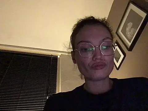 denisestar10 online show from 31, 1, 2025