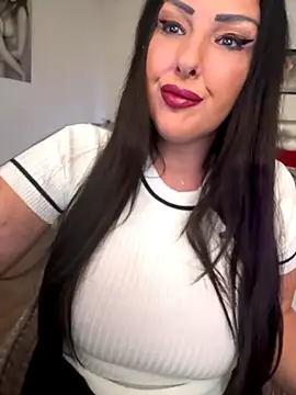 Snapshot of TiffanyRoxx chatting on 17, 11, 2025 TiffanyRoxx online show from 17, 11, 2025