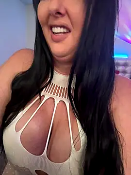 Snapshot of TiffanyRoxx chatting on 26, 11, 2025 TiffanyRoxx online show from 26, 11, 2025