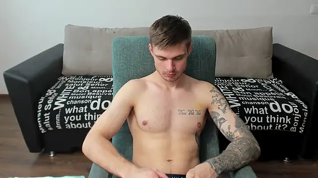 maks wolfis online show from 24, 2, 2025