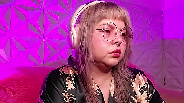 Satyn doll online show from 16, 11, 2025