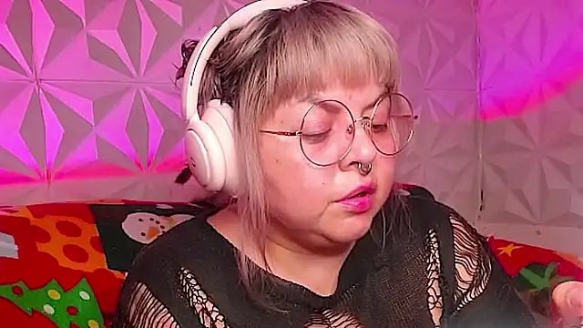 Satyn doll online show from 14, 12, 2025