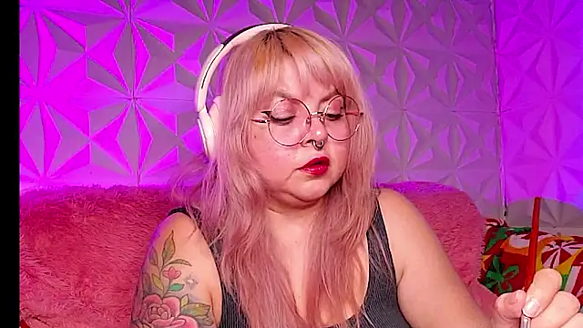 Satyn doll online show from 3, 2, 2026