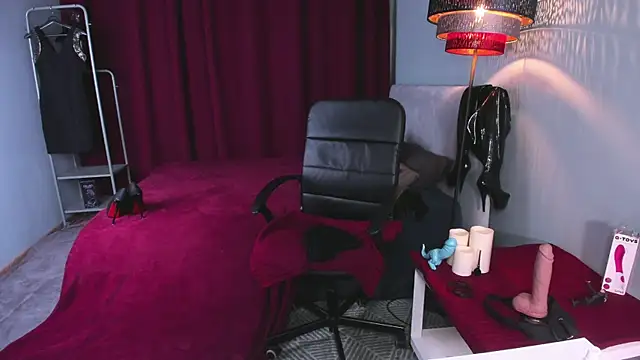 FrancesYork online show from 15, 2, 2025