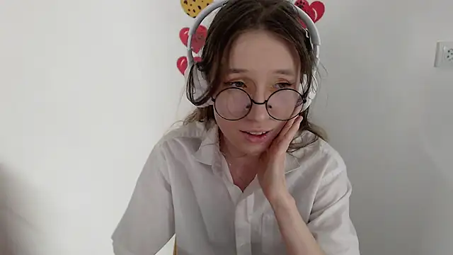  Hanna Moon  online show from 20, 4, 2026