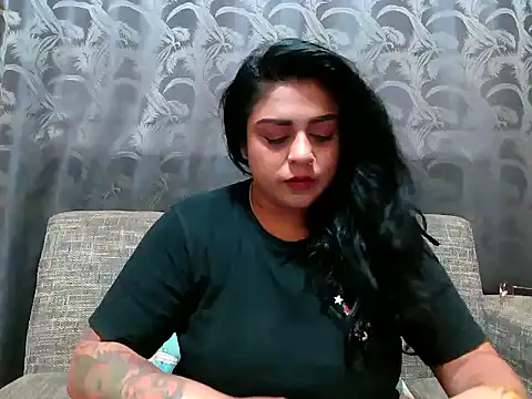 Snapshot of indianishkq7 chatting on 2, 2, 2025 indianishkq7 online show from 2, 2, 2025