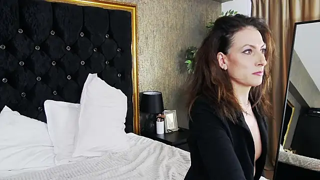 LisaCroft online show from 11, 2, 2025