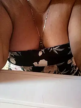 Brenda Berck  online show from 15, 9, 2025