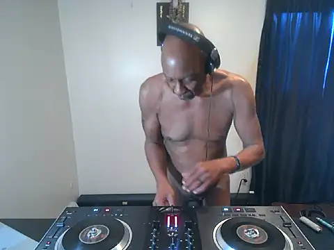 longdick4you8686 online show from 21, 3, 2025