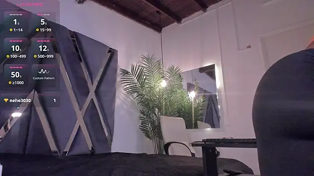 Snapshot of alessandra_wells chatting on 4, 12, 2025 alessandra wells online show from 4, 12, 2025