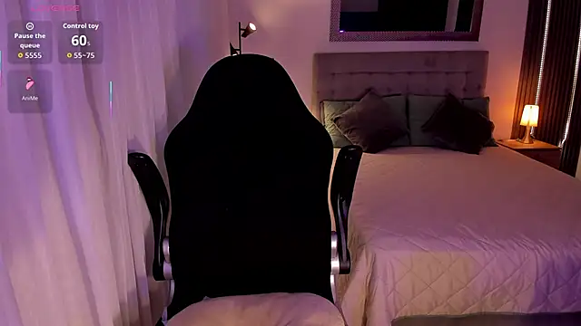 Snapshot of AmyWood chatting on 27, 10, 2025 AmyWood online show from 27, 10, 2025