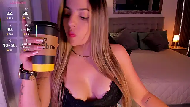 Snapshot of AmyWood chatting on 14, 11, 2025 AmyWood online show from 14, 11, 2025