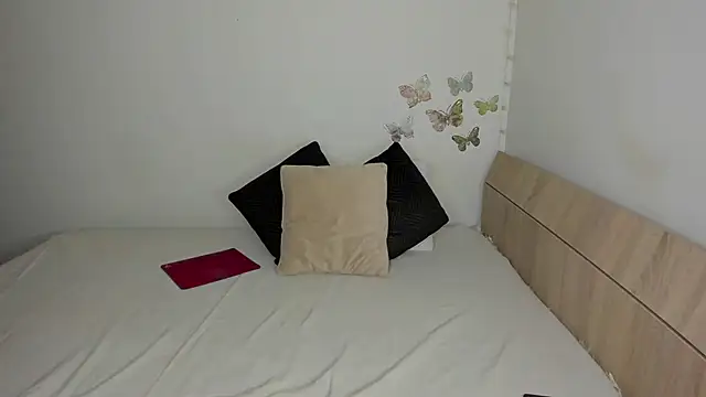 KrissLoona online show from 25, 9, 2025