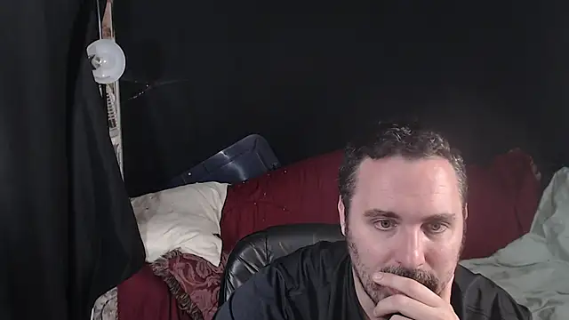Snapshot of Metalstud chatting on 12, 10, 2025 Metalstud online show from 12, 10, 2025