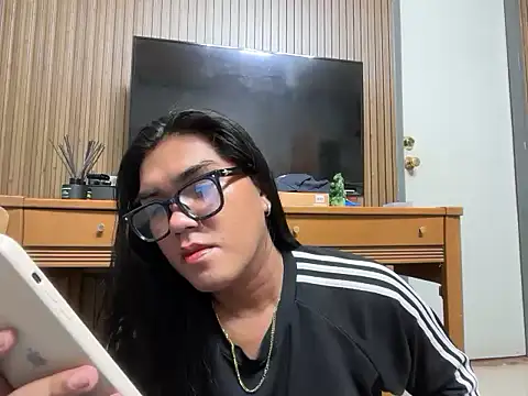Snapshot of Cerafica143 chatting on 20, 10, 2025 Cerafica143 online show from 20, 10, 2025