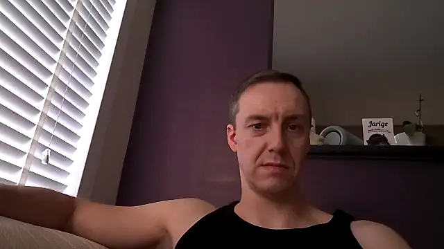 Snapshot of ploki2180 chatting on 9, 3, 2025 ploki2180 online show from 9, 3, 2025