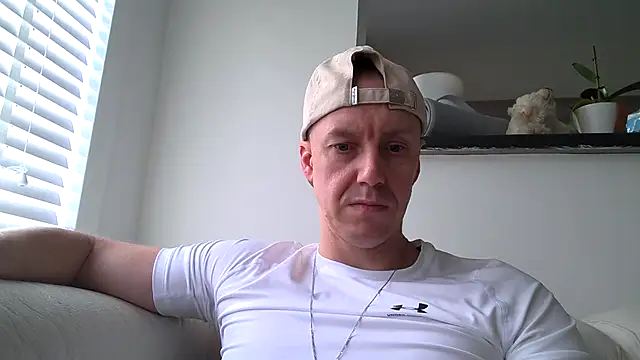 Snapshot of ploki2180 chatting on 26, 10, 2025 ploki2180 online show from 26, 10, 2025