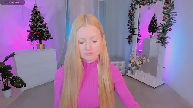 Laly Peach online show from 28, 12, 2024