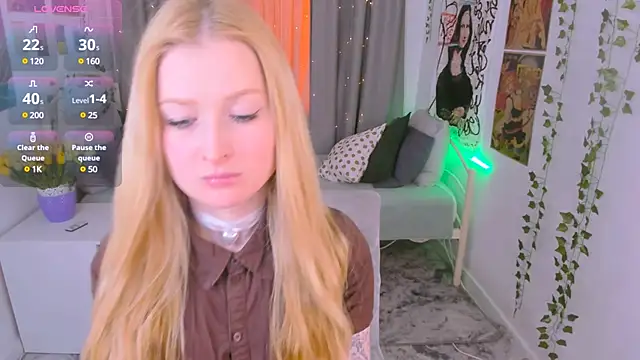 Laly Peach online show from 12, 2, 2025