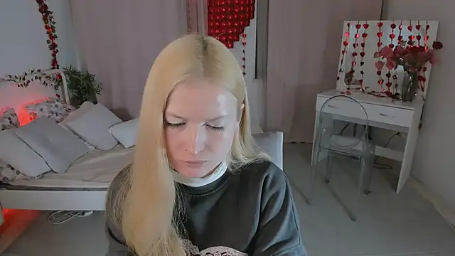 Laly Peach online show from 17, 2, 2026