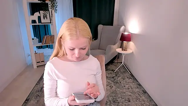 Laly Peach online show from 21, 6, 2026