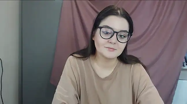 ohhhMie online show from 2, 2, 2025