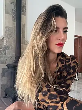 Snapshot of nicole_98 chatting on 14, 11, 2025 nicole 98 online show from 14, 11, 2025