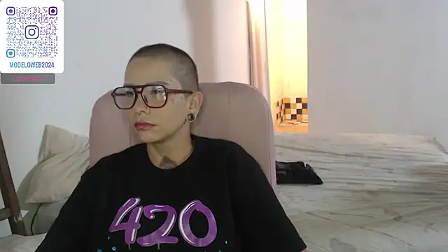 moon cat85 online show from 5, 2, 2025