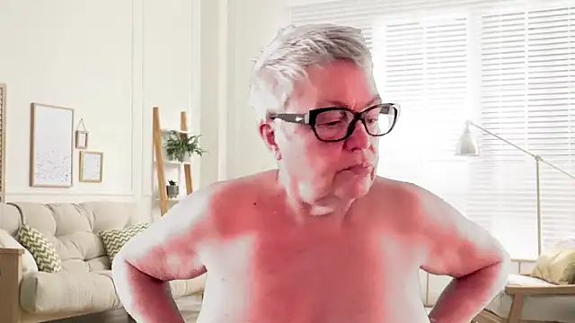 GrannyChrissy68 online show from 13, 2, 2026