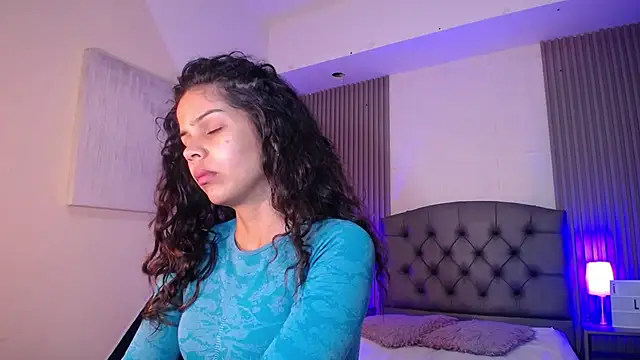 ximena diaz online show from 10, 3, 2025