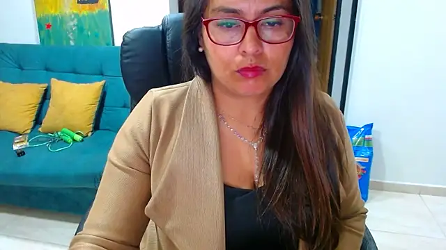 Ixchel Anaid online show from 6, 3, 2025